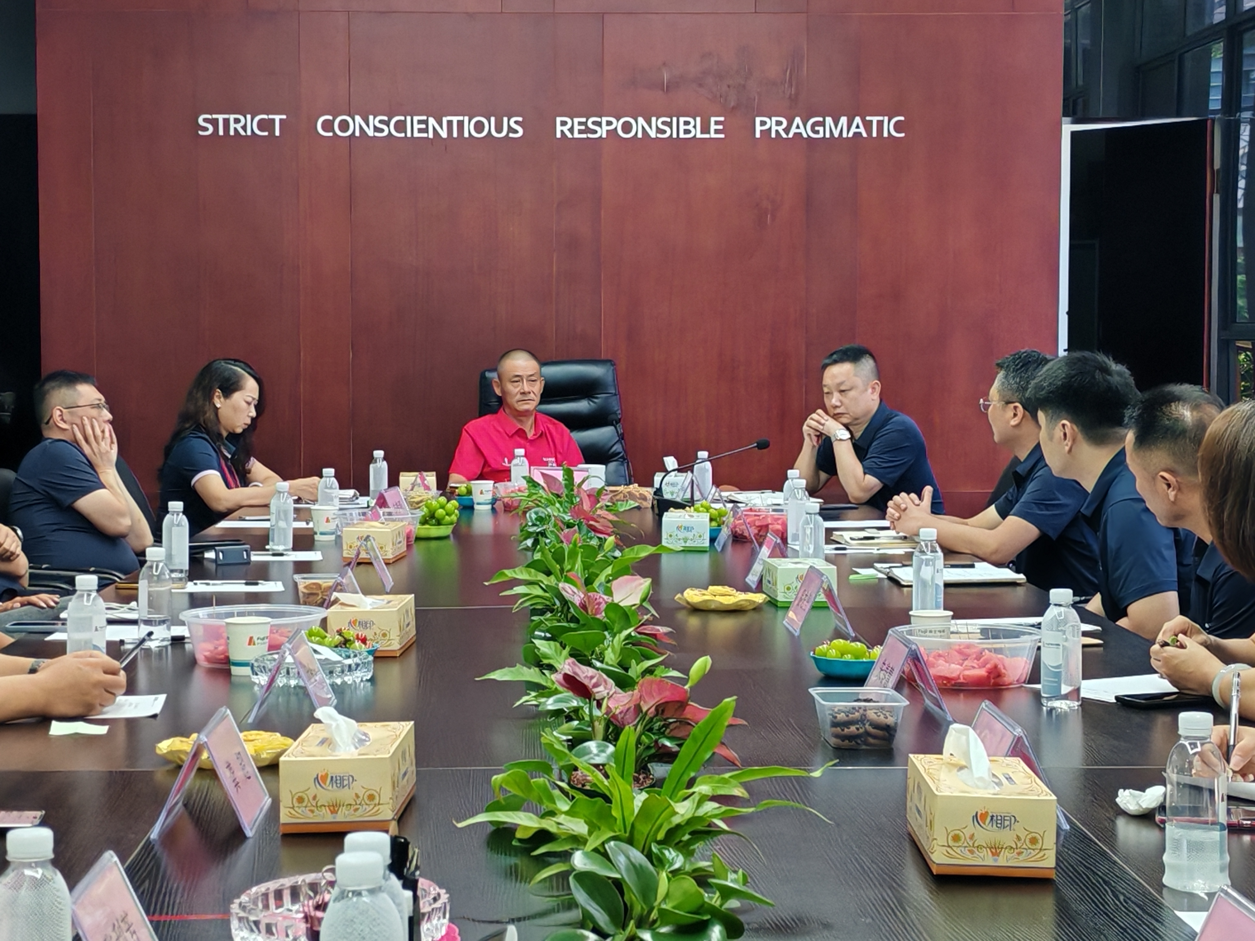 破局前行，聚力攻坚 | 乐鱼网页版网站官网年中总结规划会